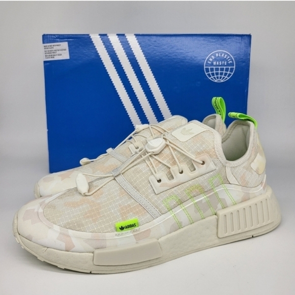 Athletic_Shoes